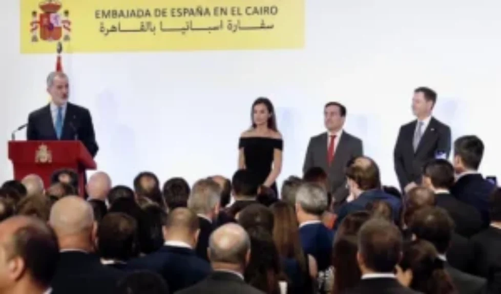 king-felipe-queen-letizia-arrive-in-cairo-2