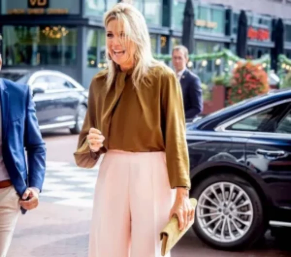 queen-maxima-natan-blouse-2