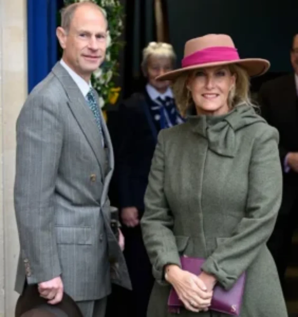 duchess-of-edinburgh-claire-mischevani-kristen-coat-3