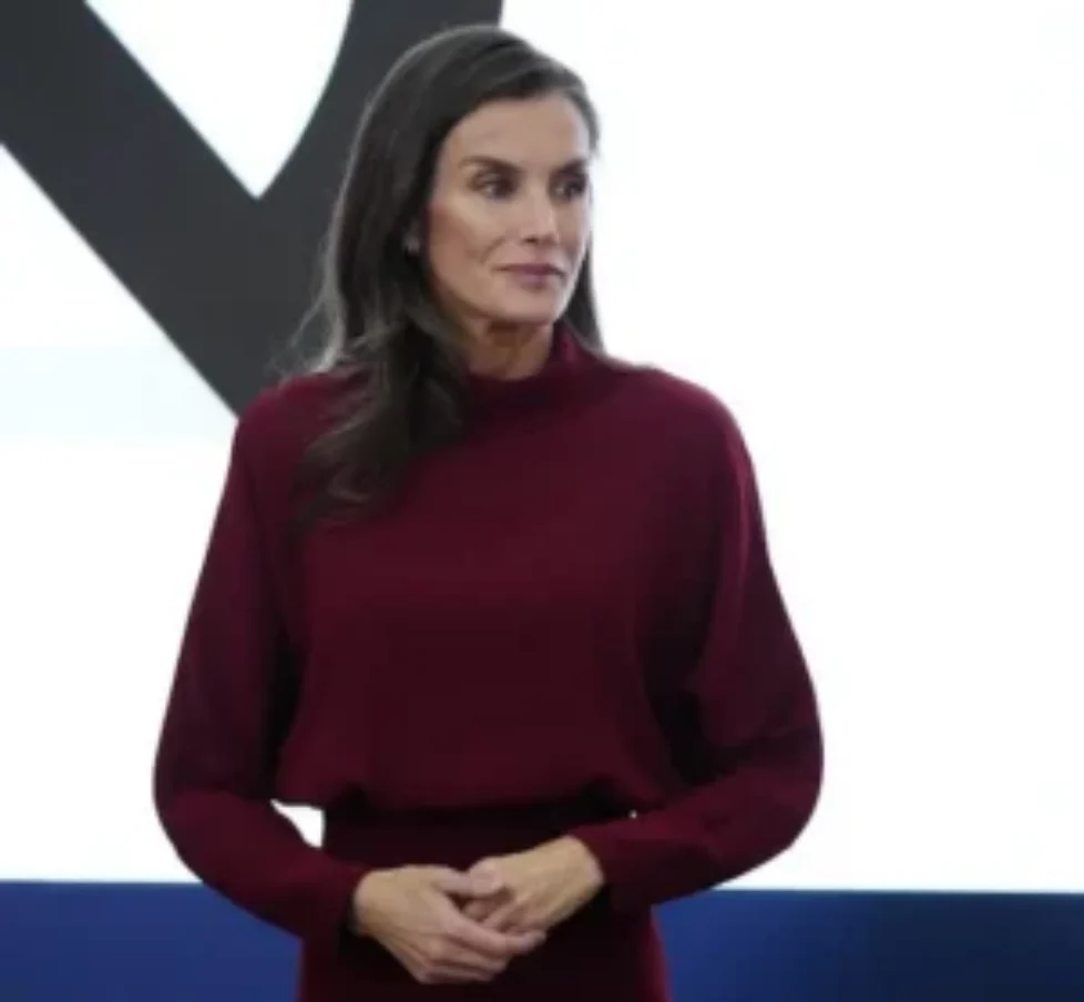 queen-letizia-massimo-dutti-red-dress-6