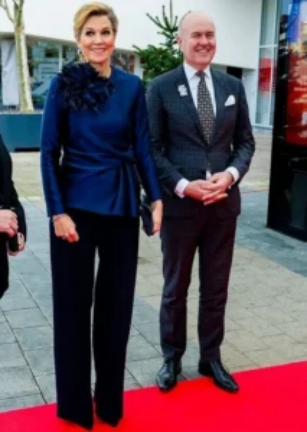 queen-maxima-natan-satin-top-3