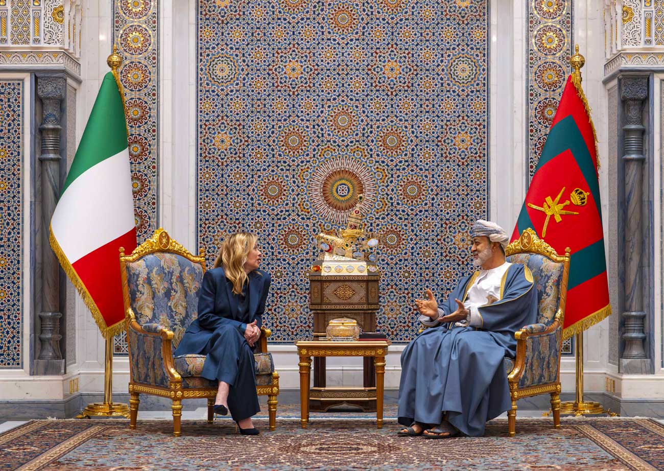 discussions-meloni-sultan-oman-palais