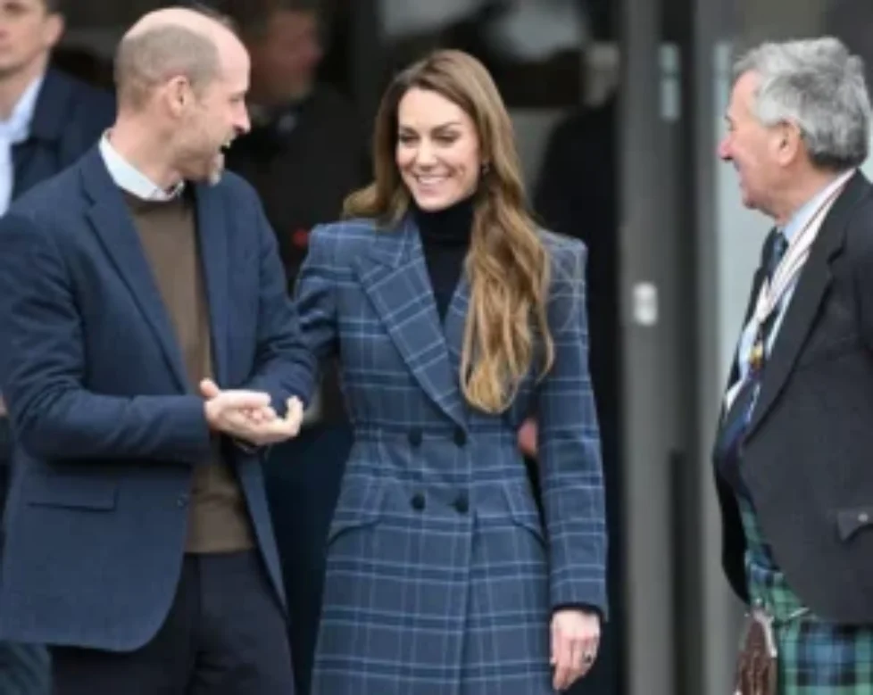 princess-of-wales-chris-kerr-bespoke-coat-6
