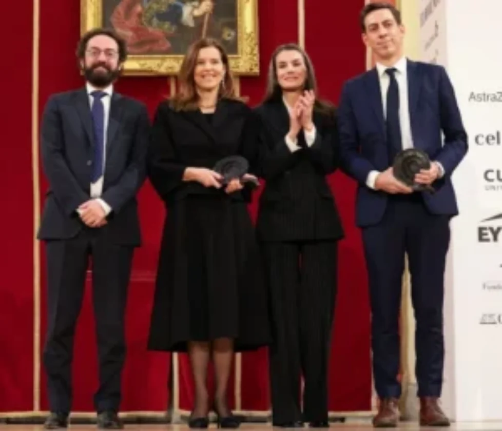 queen-letizia-sandro-paris-suit-7