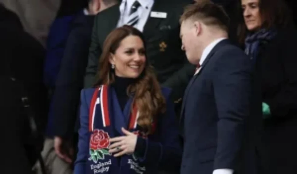 princess-of-wales-alexander-mcqueen-blue-coat-2