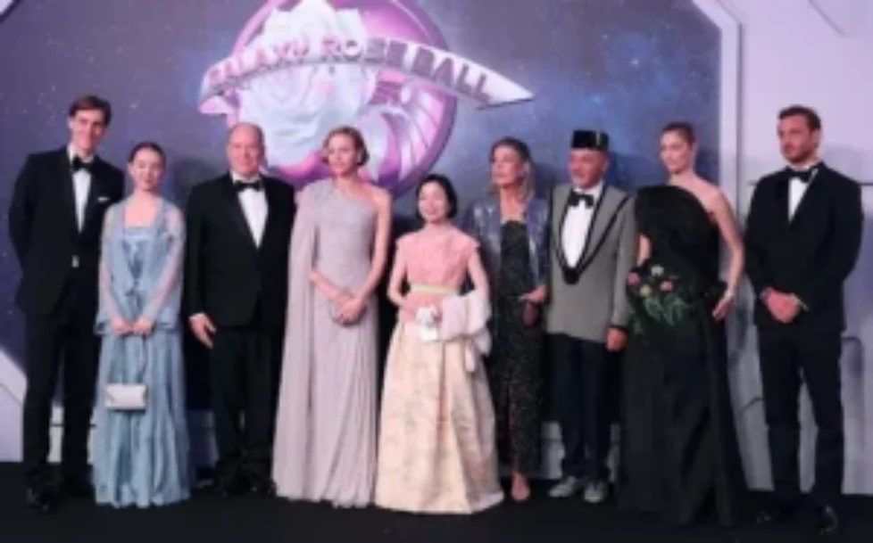 monaco-rose-ball-10