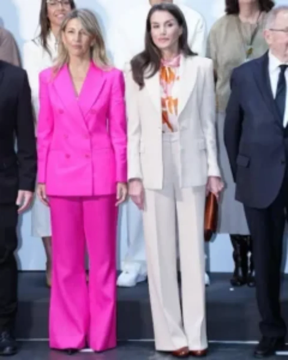 queen-letizia-hugo-boss-blouse-mango-blazer-5