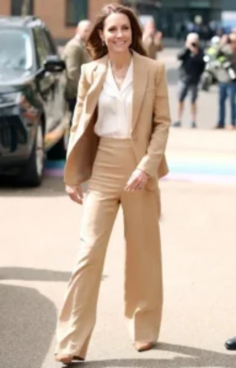Princess-of-Wales-Roland-Mouret-Suit-3