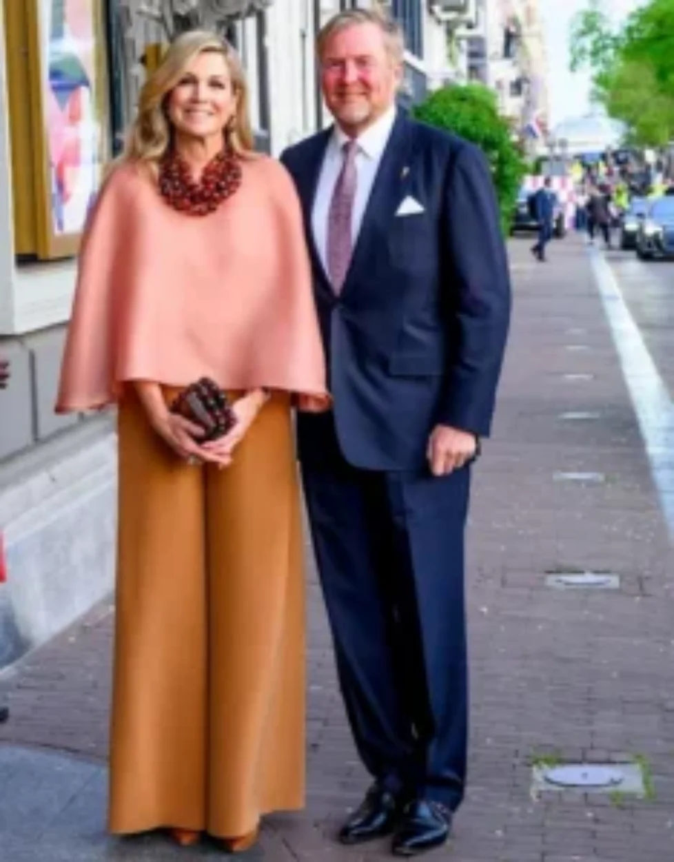 queen-maxima-natan-top-and-pants-3