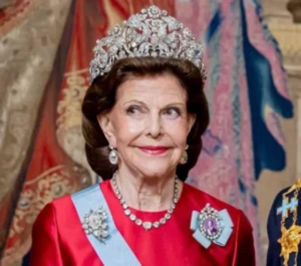 royals-tiara-1