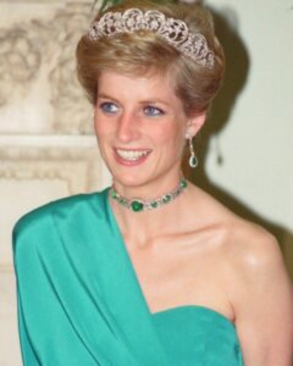 HRH-The-Princess-of-Wales-Princess-Diana-attends-a-banquet-at-Mansion-House-wearing-the-Spencer-Tiara-made-by-Garrard