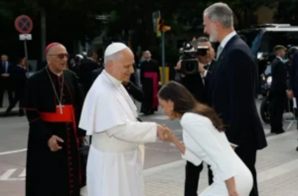 queen-letizia-white-dress-redondo-brand-4
