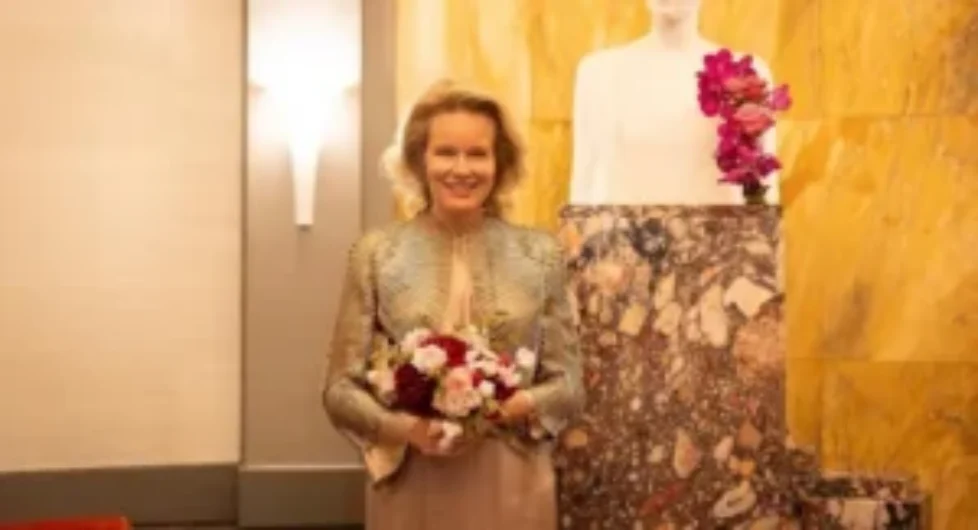 queen-mathilde-armani-4