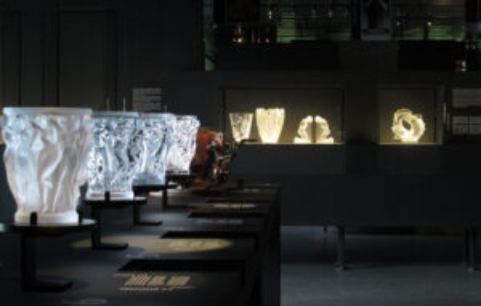 cda26_vase_lalique_musee-tt-width-653-height-416-fill-0-crop-0-bgcolor-eeeeee