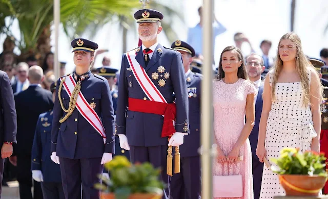 infanta-sofia-princess-leonor-queen-letizia-7