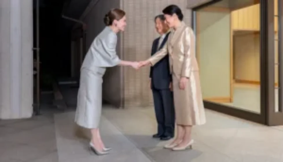 empress-masako-queen-suthida-2